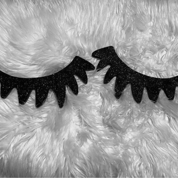 Eyelashes Wall Decor - Picture 1 of 12